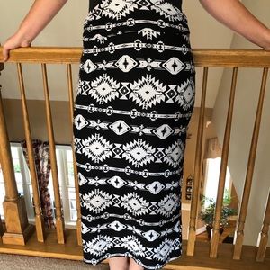long black and white skirt